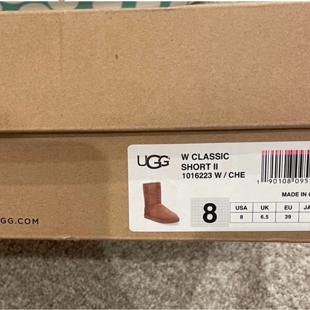 UGG classic short II